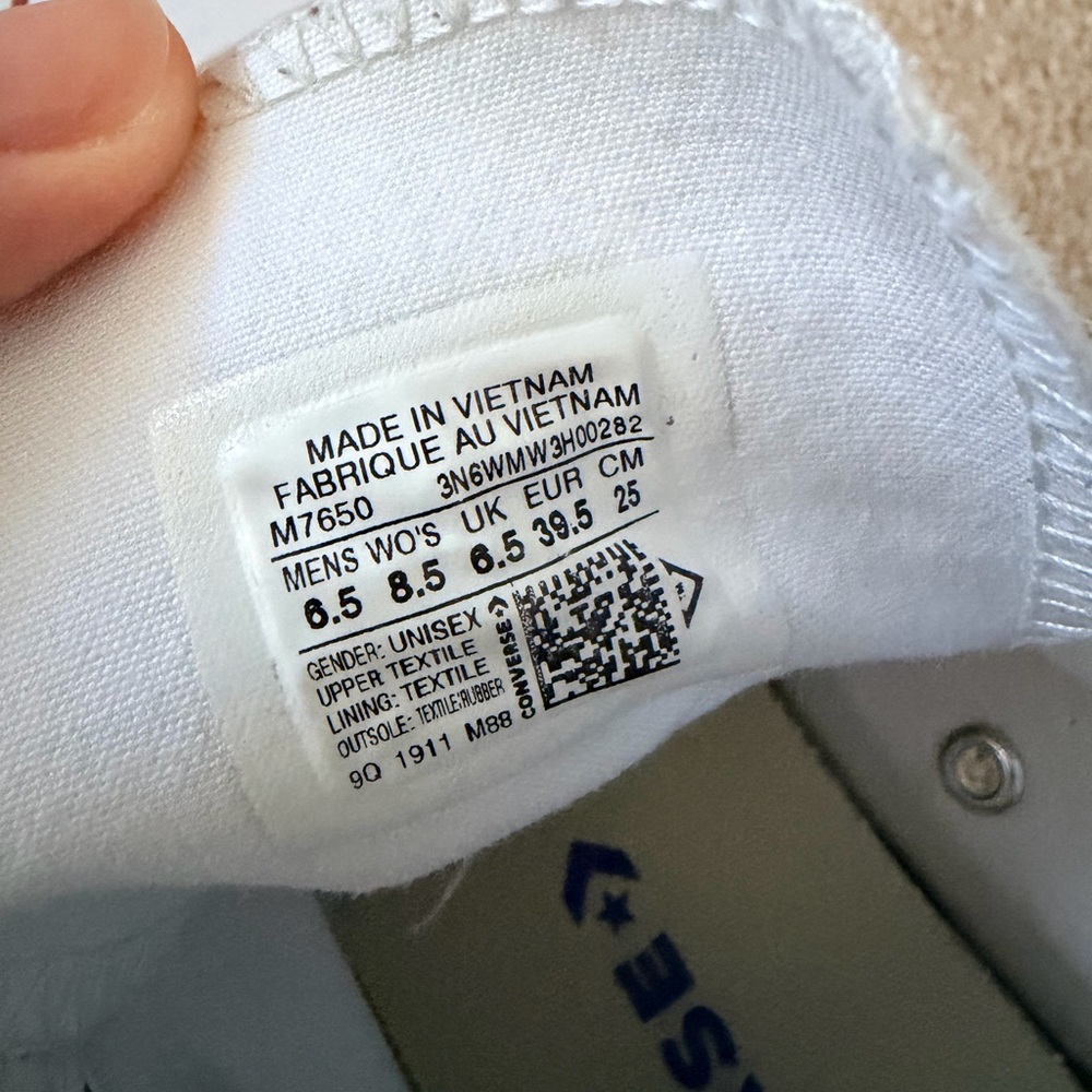Converse White Canvas High-Tops - Picture 6 of 6